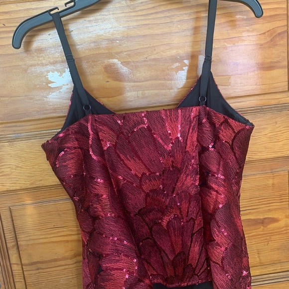 White House Black Market Dark Red Sequin Cami size XS - Picture 2 of 6